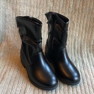 Black slouch boots